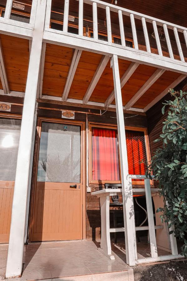 Plazhi Gjeneralit - Small Cabins - Bungalows - Apartaments - Villas - Suite Kavaje Exterior photo