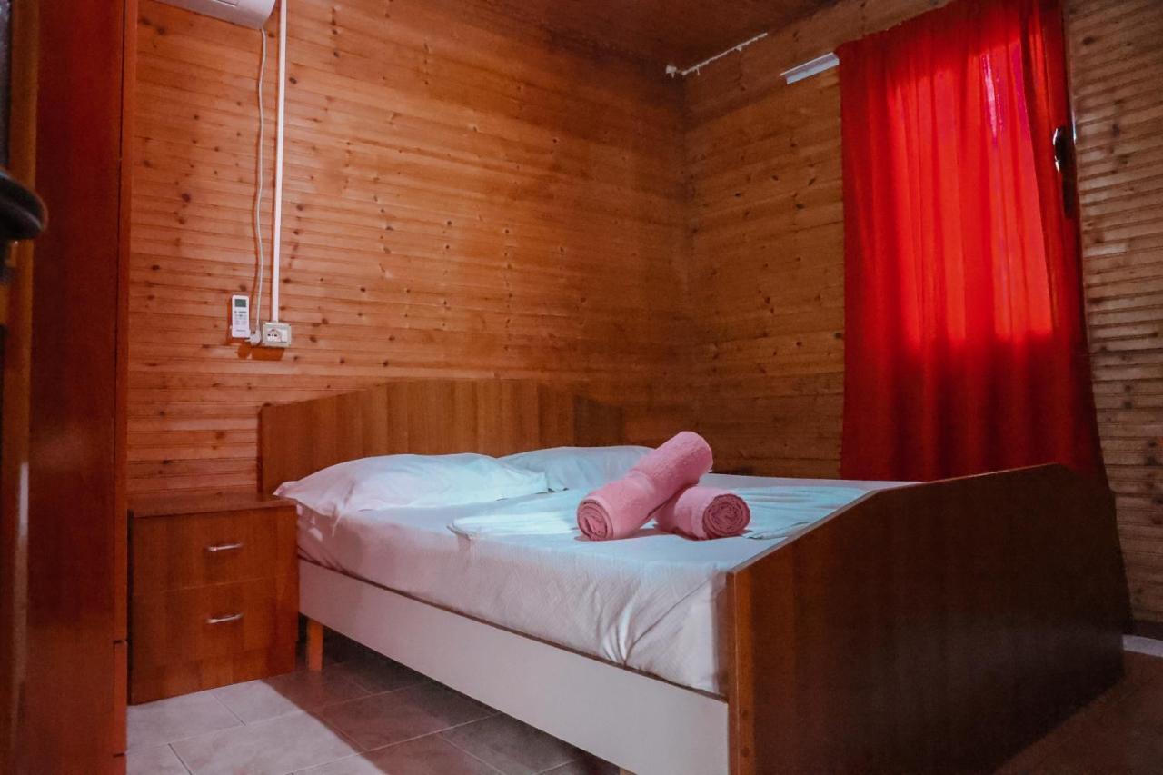 Plazhi Gjeneralit - Small Cabins - Bungalows - Apartaments - Villas - Suite Kavaje Exterior photo